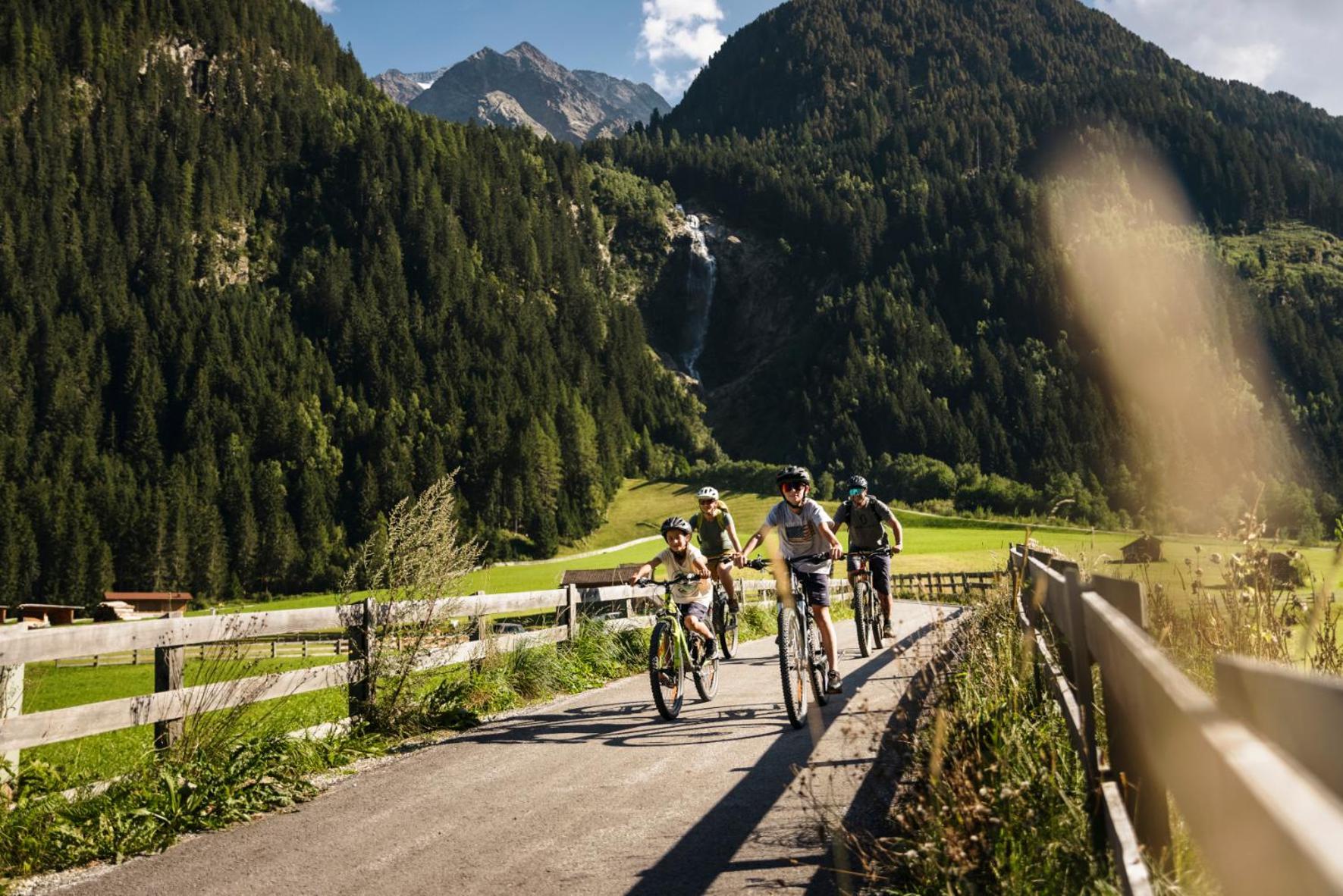 Stoanmandl Wohlfuehlappartements Neustift im Stubaital Exterior photo